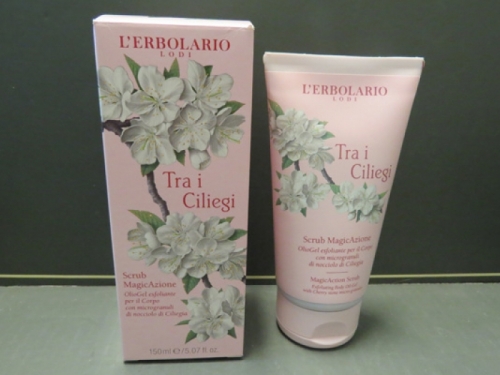 Scrub tra i ciliegi L'Erbolario