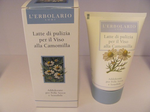 Latte di pulizia per il viso alla camomilla