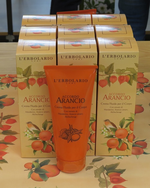 Crema fluida per il corpo accordo arancio
