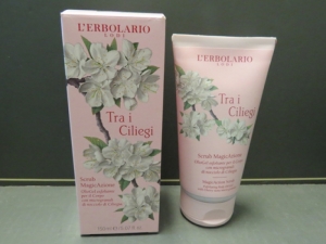 Scrub tra i ciliegi L'Erbolario